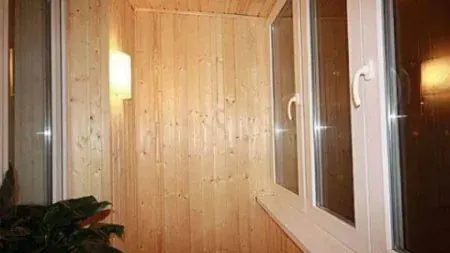 Как сделать свет на балконе?