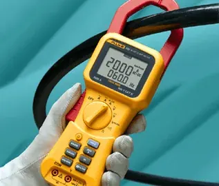 Как правильно работать токовыми клещами?